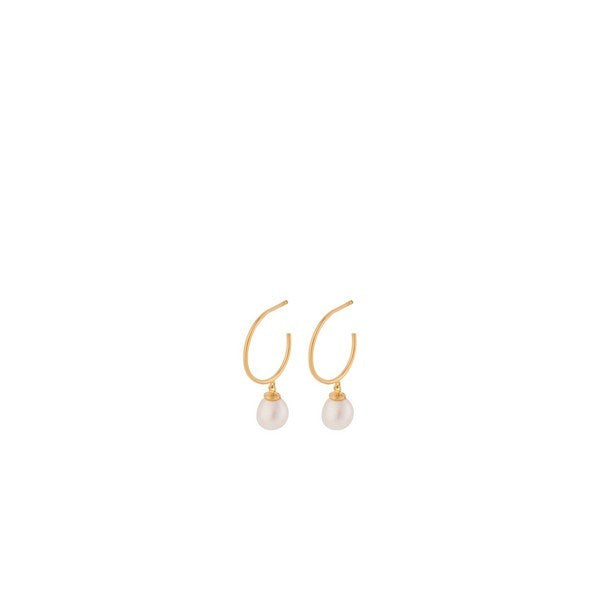 Ocean Dream hoops fra Pernille Corydon i forgyldt sølv med hvide ferskvandsperler fra Notes of Nature AW21.